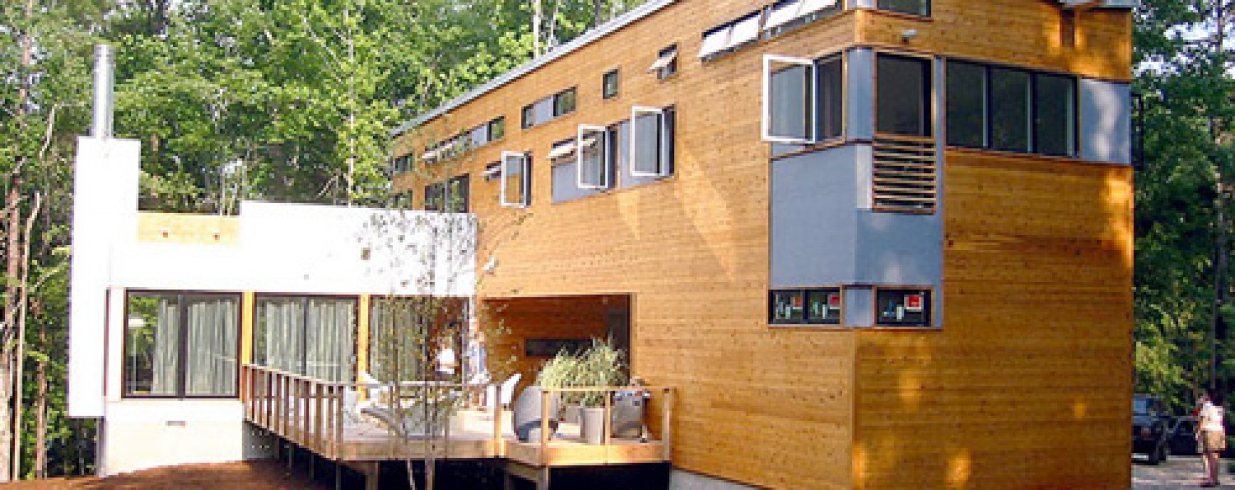 UNA CASA DI LEGNO SENZA FINESTRE